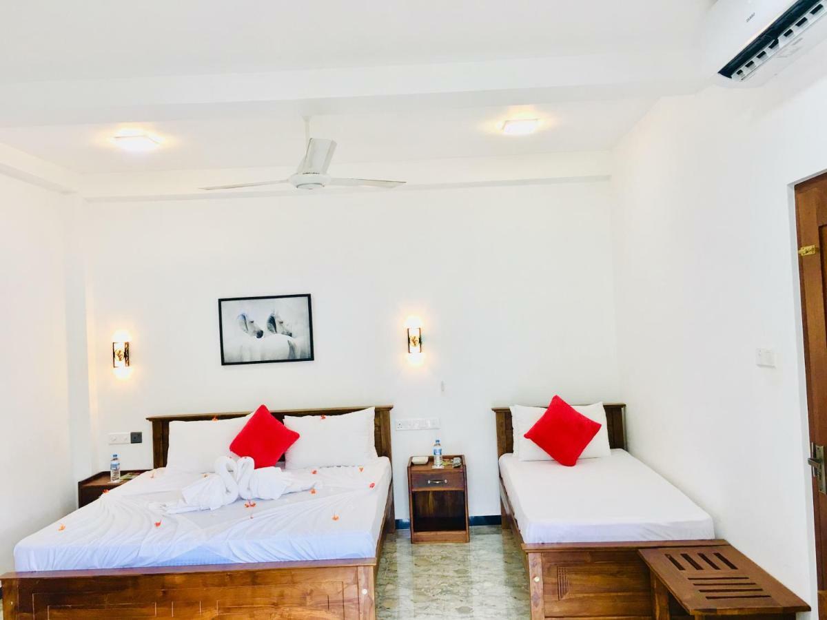 Jenushi Homestay Kandy Exterior photo
