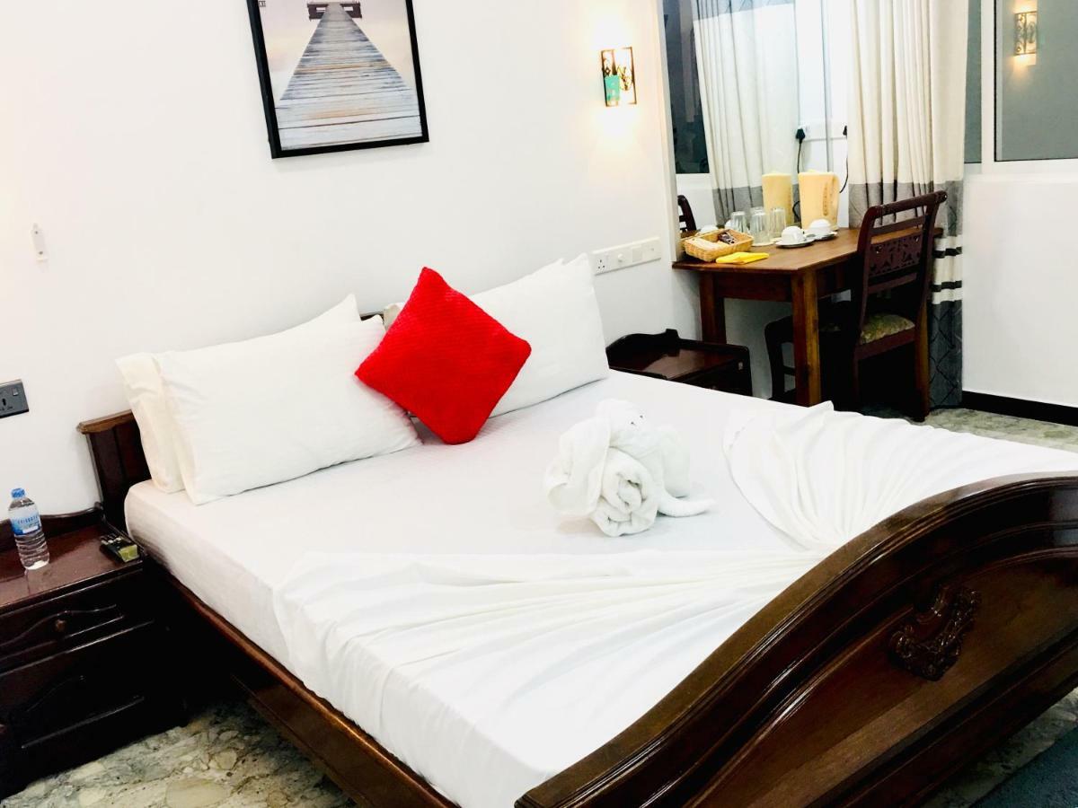 Jenushi Homestay Kandy Exterior photo