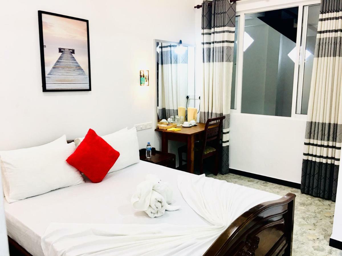 Jenushi Homestay Kandy Exterior photo
