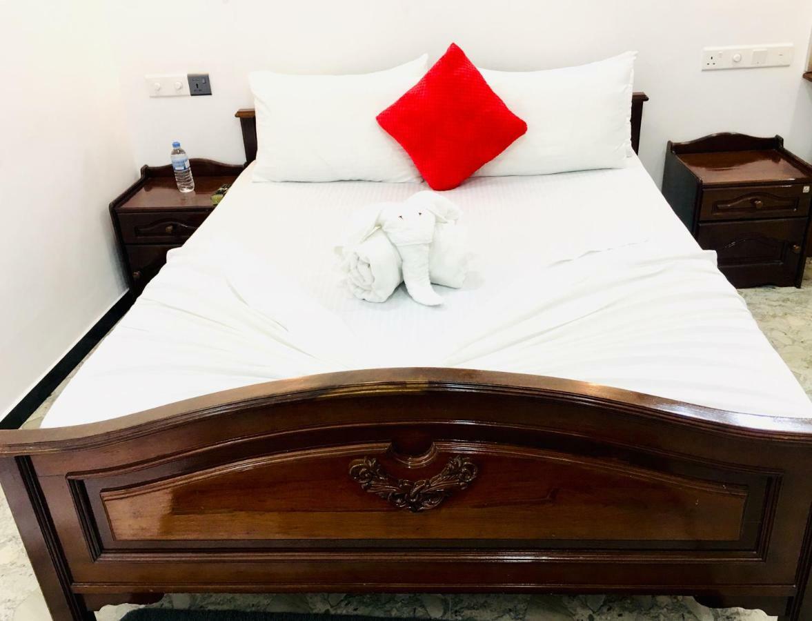 Jenushi Homestay Kandy Exterior photo